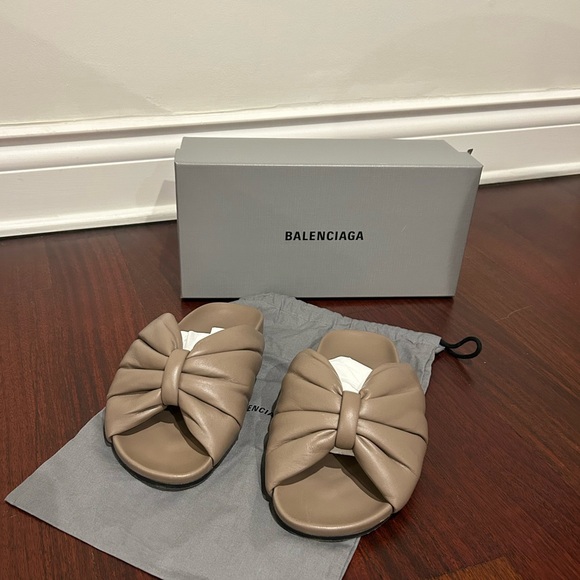 Balenciaga Puffy Slides - Picture 1 of 4